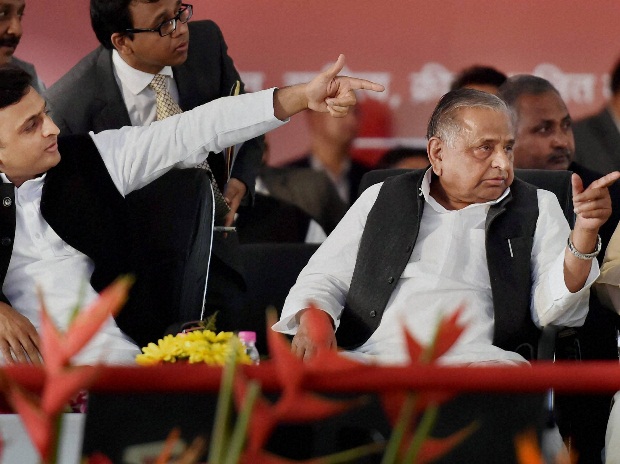 Shivpal Yadav quits from cabinet after meeting with U.P. CM