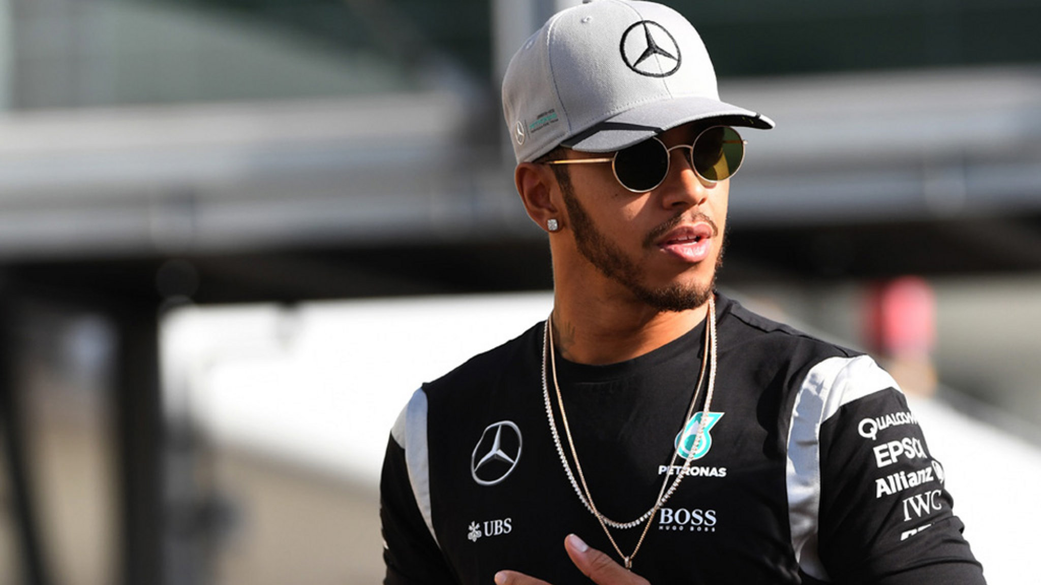 Hamilton attributes disastrous race start to wheelspin