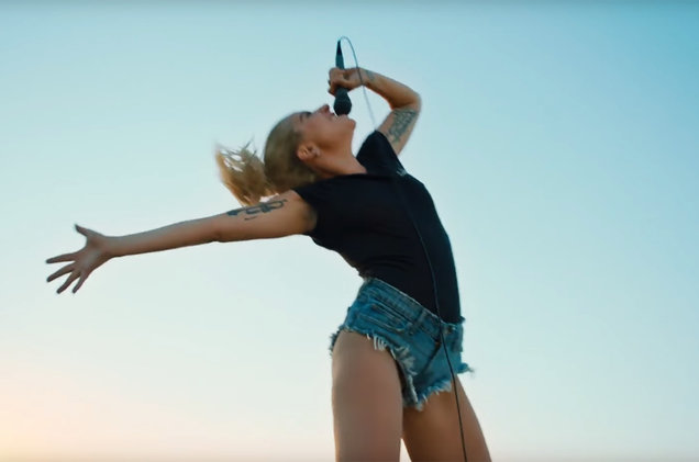Lady Gaga announces Dive Bar Tour