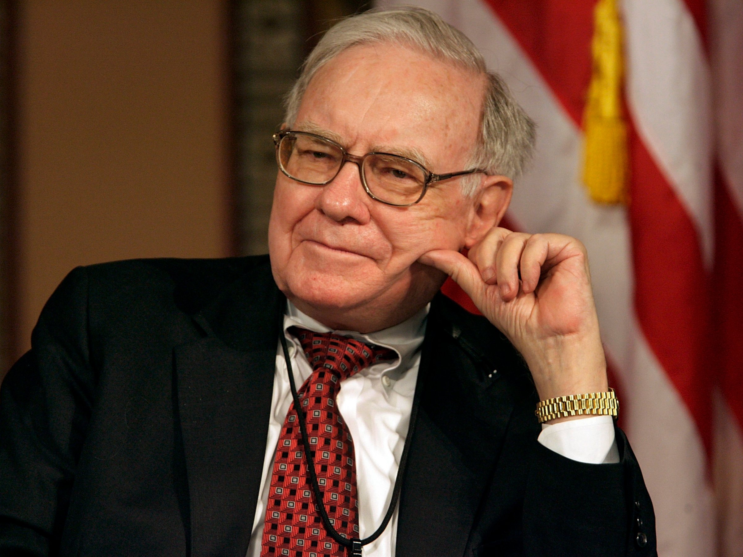 Berkshire profit rises 25 percent, helped by insurance, investments