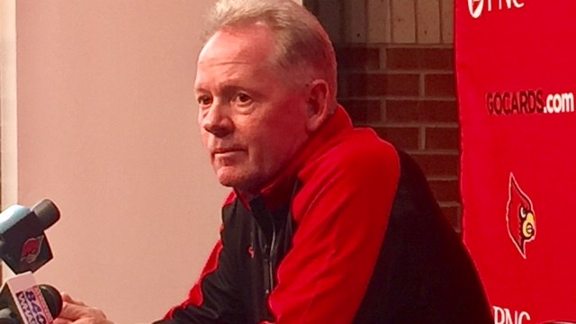 Louisville outlasts Duke to improve to 5-1