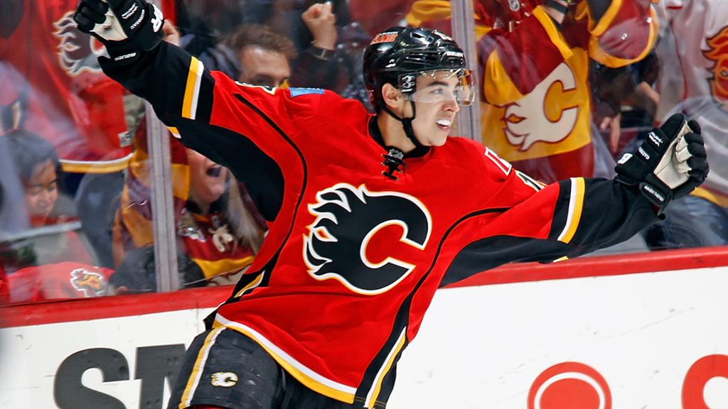 Gaudreau re-signs with Flames
