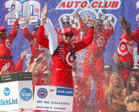 Martinsville qualifying canceled; Kyle Larson will start first