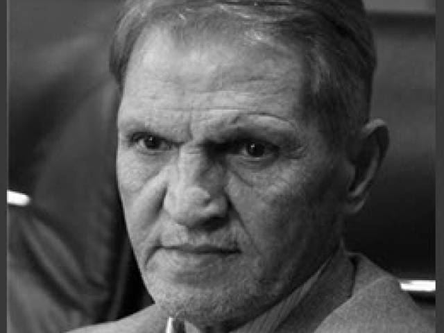 United States  urges Iranian naval forces to be 'more professional'